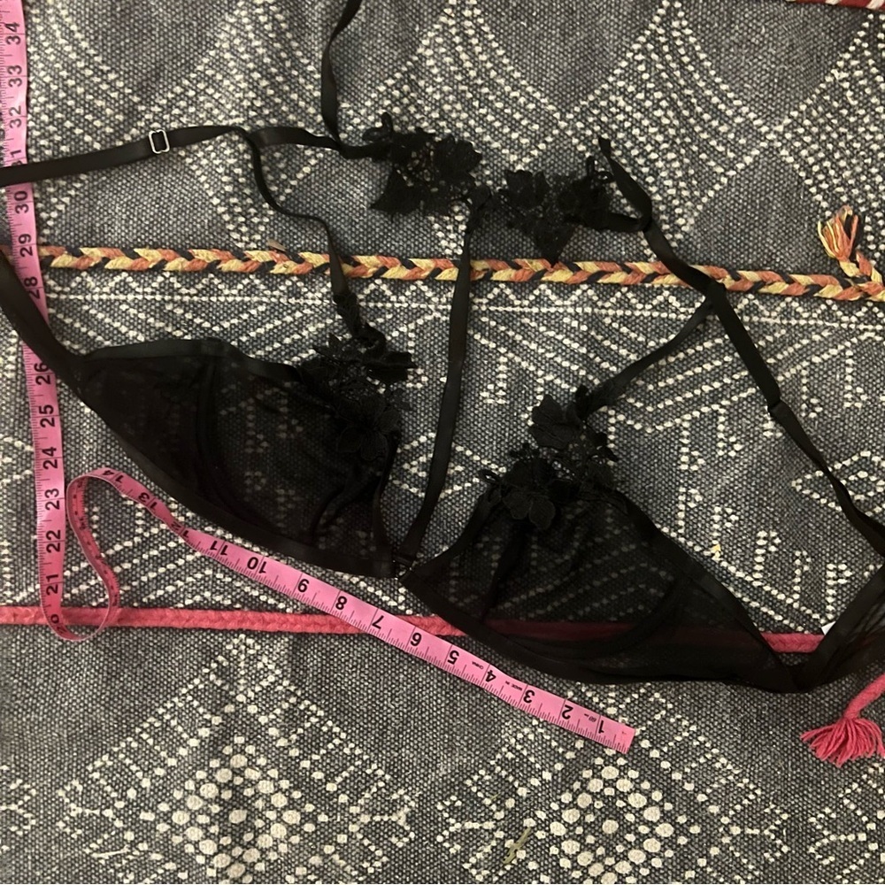 Nwot Ooh La La Cherie | mesh and appliquรฉ high neck black bra L/XL
